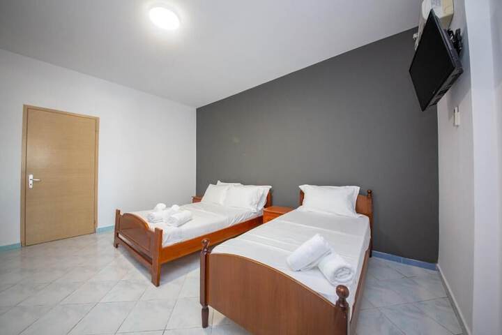 Room 34 of 74
