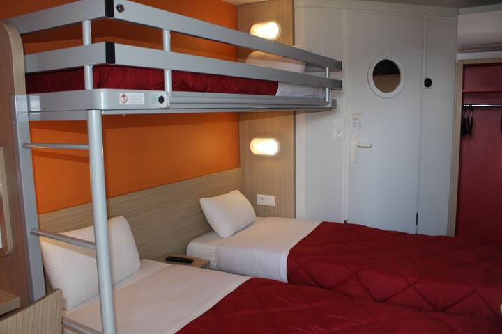 Room 12 of 39