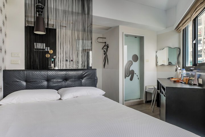 Room 30 of 93