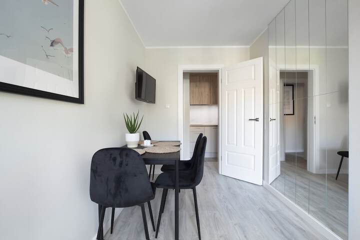 Room 2 of 20