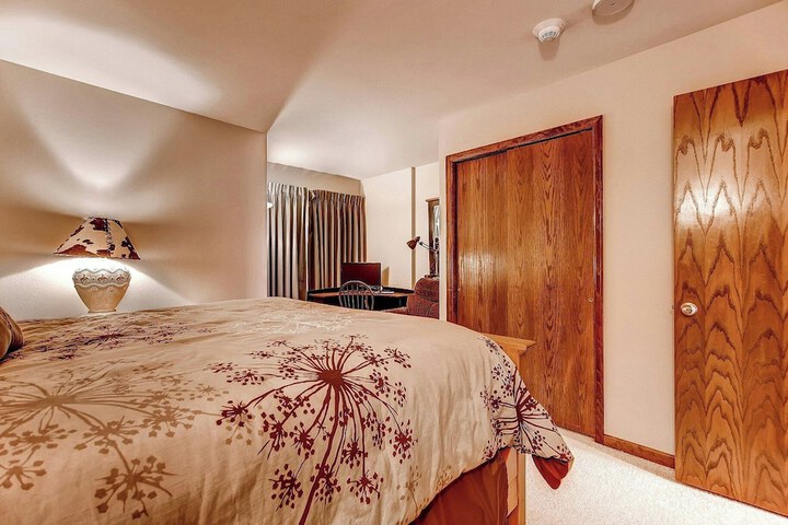 Room 13 of 70