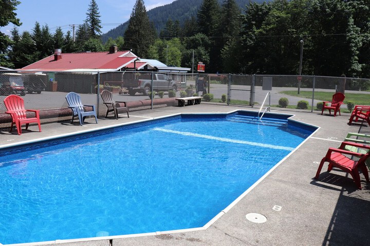 Pool 432 of 504