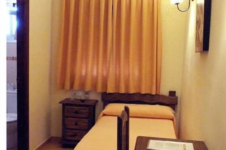 Room 12 of 29