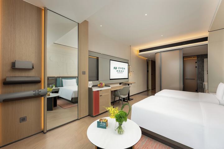 Room 4 of 53