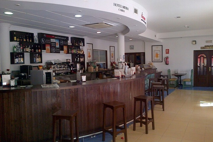Lounge 21 of 34