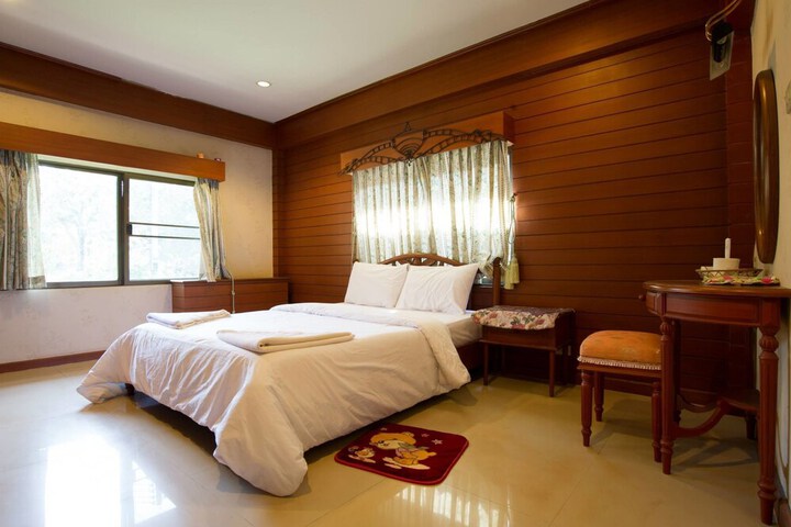 Room 8 of 24