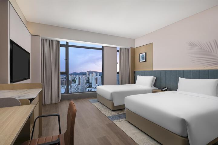 Room 21 of 38