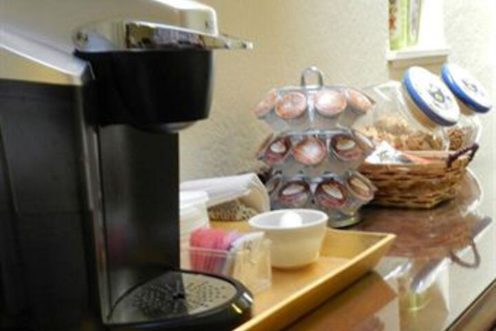 Breakfast/Coffee Service 18 of 77