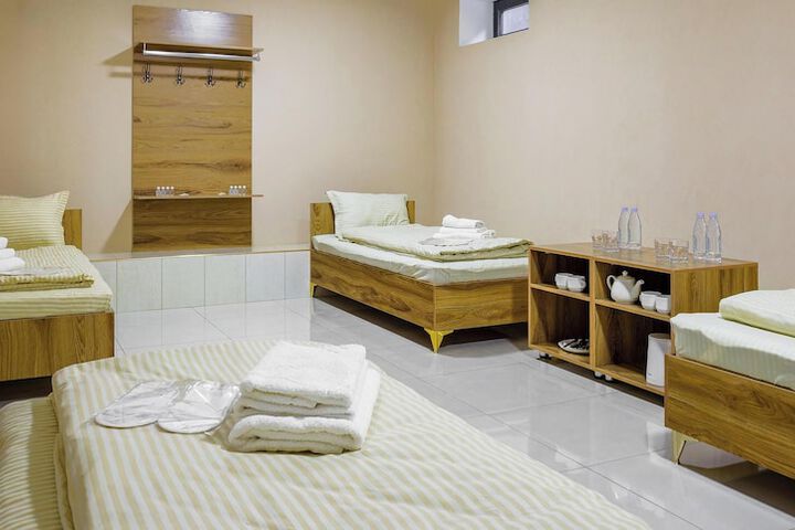 Room 17 of 33