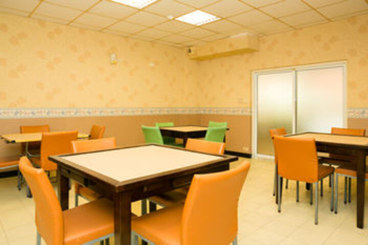 Room 12 of 63