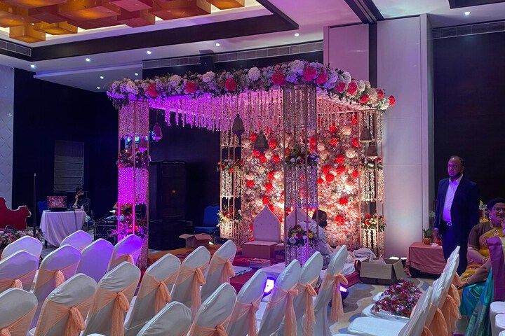Ballroom/Hall 67 of 87