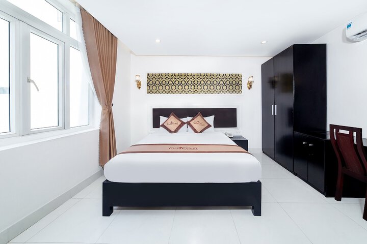 Room 3 of 35