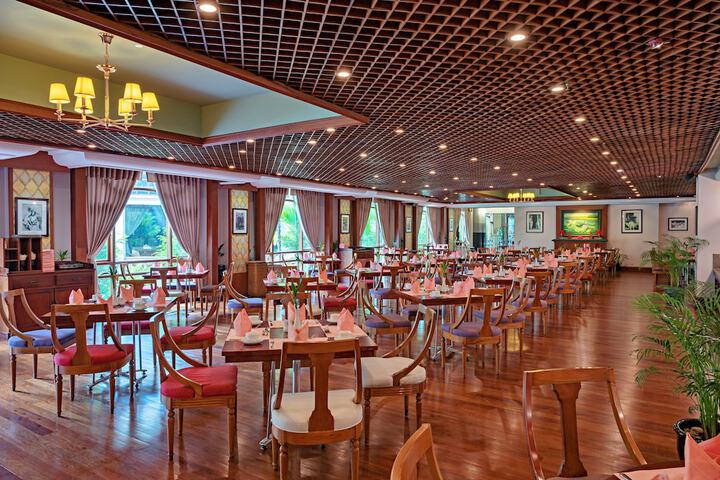 Dining 84 of 104