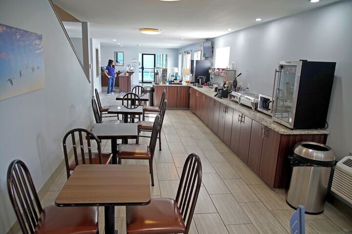 Breakfast/Coffee Service 62 of 78