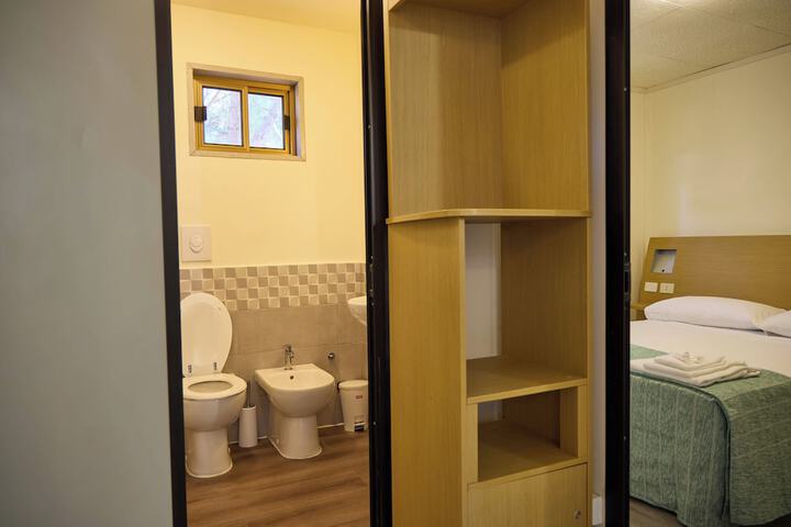 Room 142 of 190
