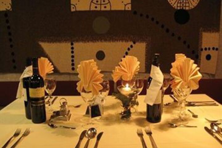 Dining 4 of 29