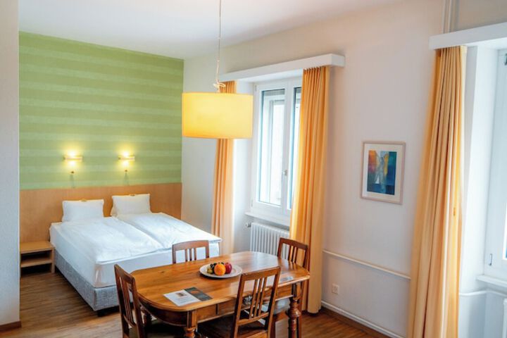 Room 12 of 27