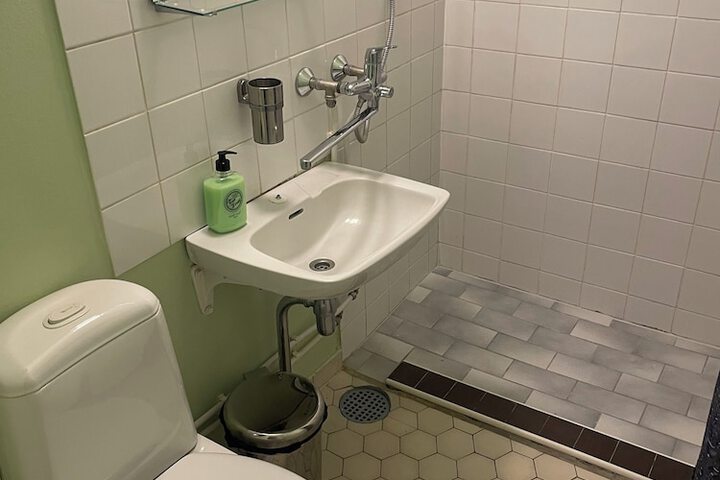 Room 92 of 108