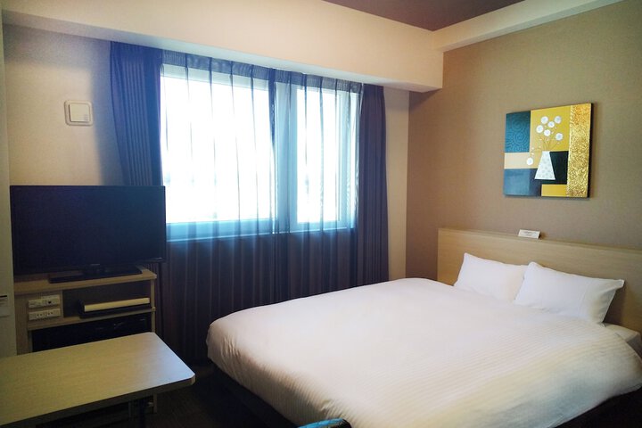 Room 10 of 35