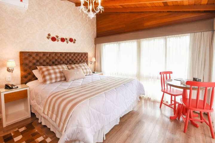 Room 33 of 105