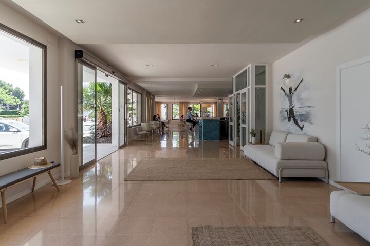 Hotel Interior 2 of 32