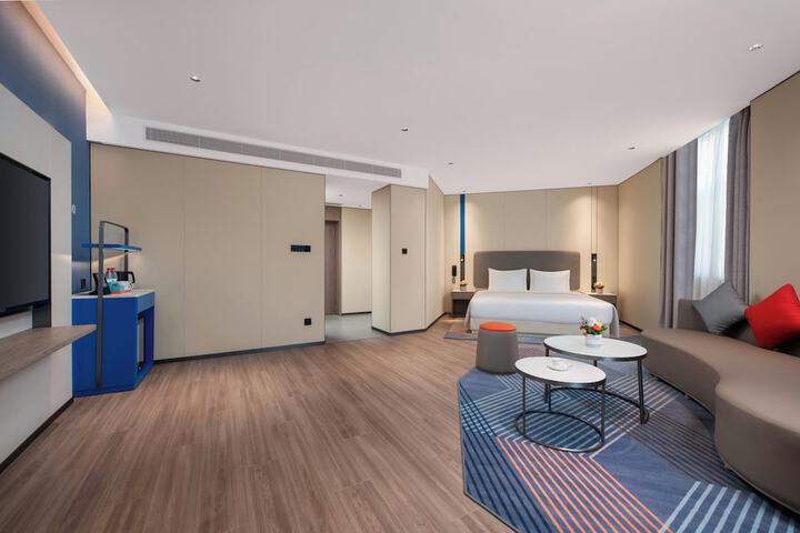 Room 7 of 43