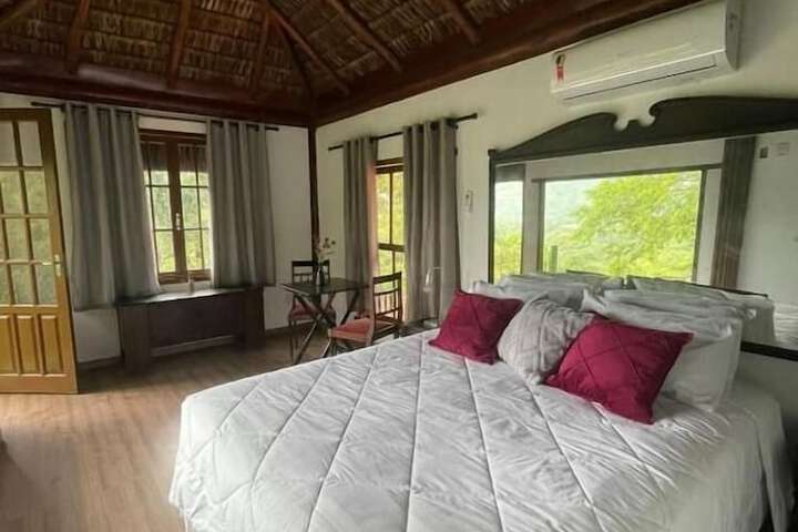 Room 6 of 52
