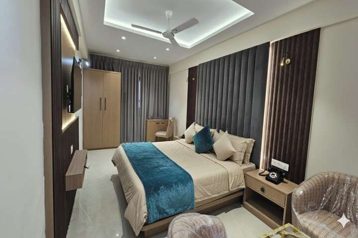 Room 2 of 7