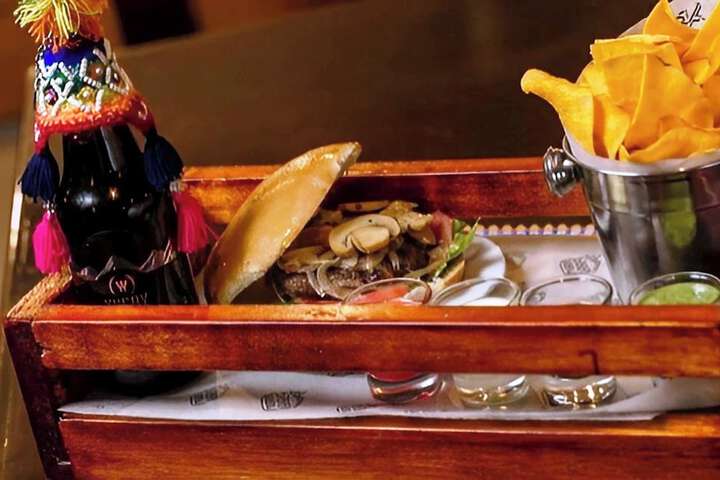 Dining 91 of 109