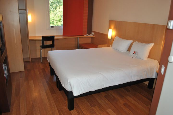 Room 8 of 51