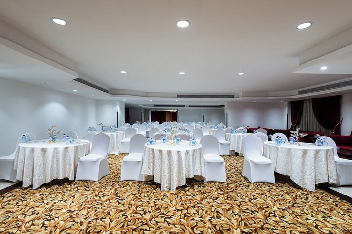 Ballroom/Hall 53 of 63