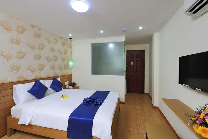 Room 10 of 36