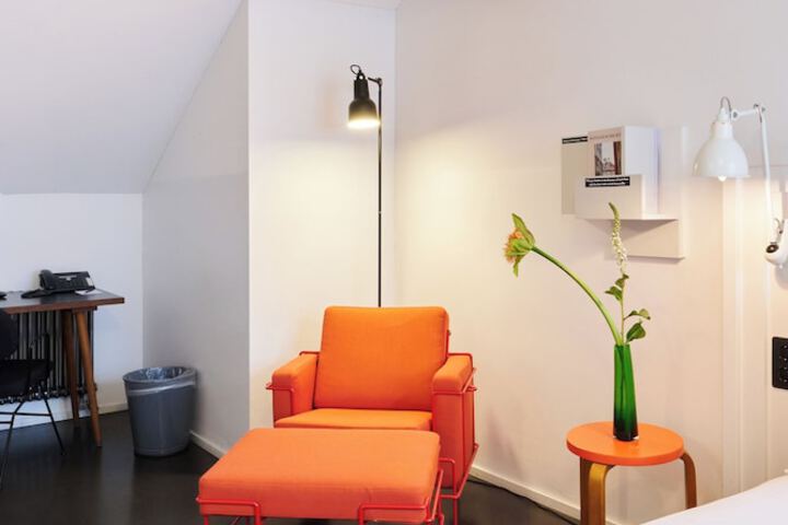 Room 33 of 115