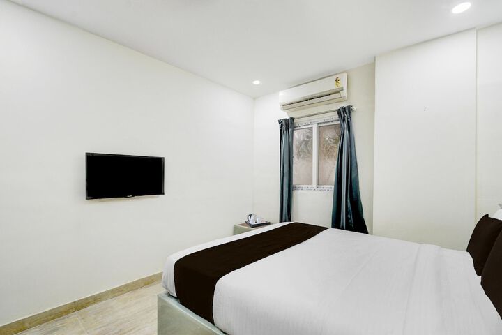 Room 9 of 25
