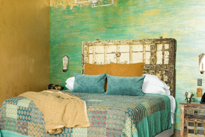 Room 15 of 114