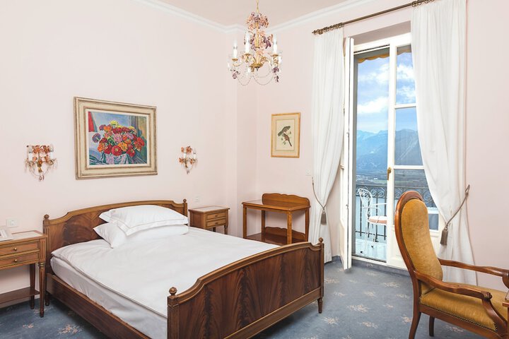 Room 21 of 114