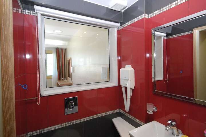 Room 46 of 67