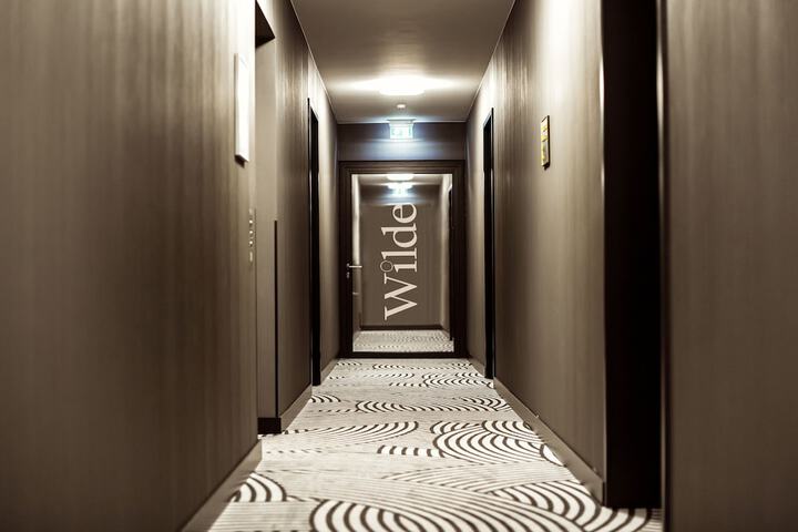 Ballroom/Hall 76 of 85