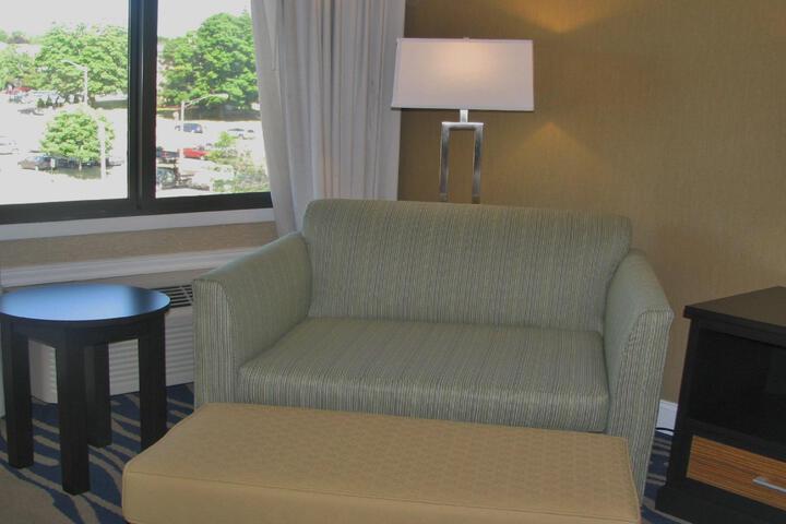 1 King Bed (3 of 3)