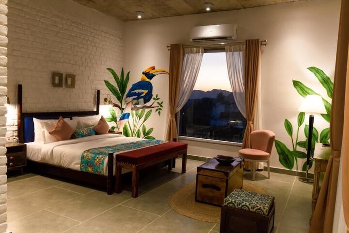 Room 12 of 84