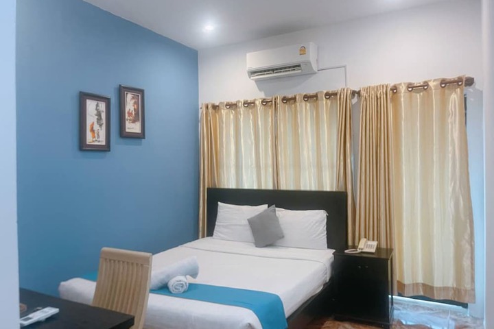 Room 25 of 100