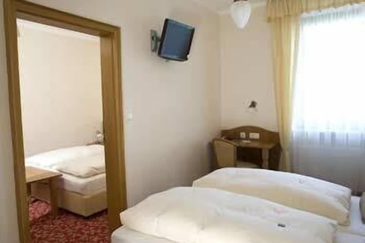 Room 9 of 59