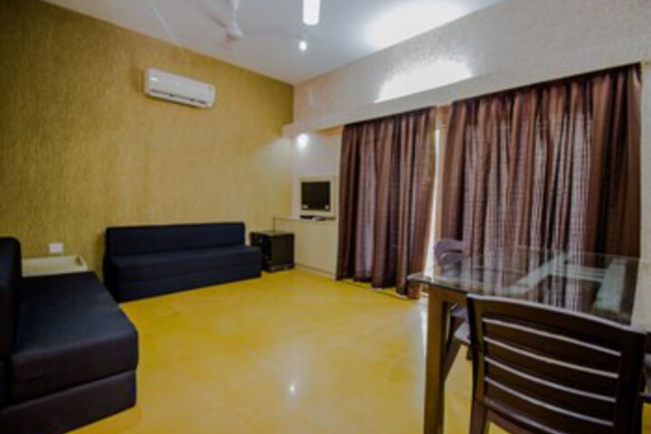 Room 9 of 25