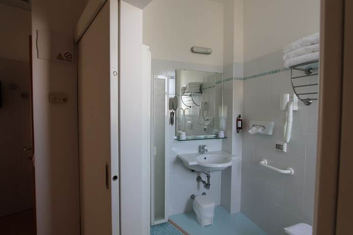 Room 31 of 53