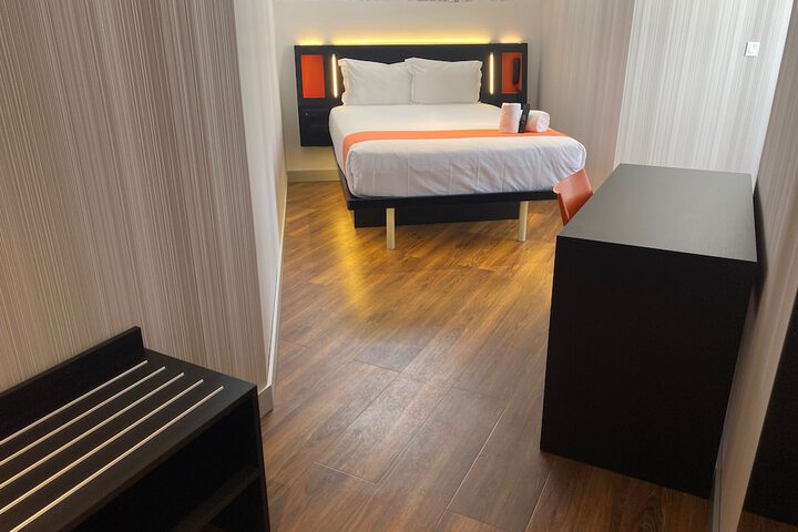 Room 15 of 40
