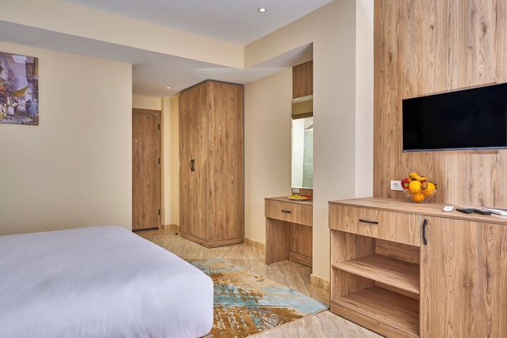 Room 30 of 79