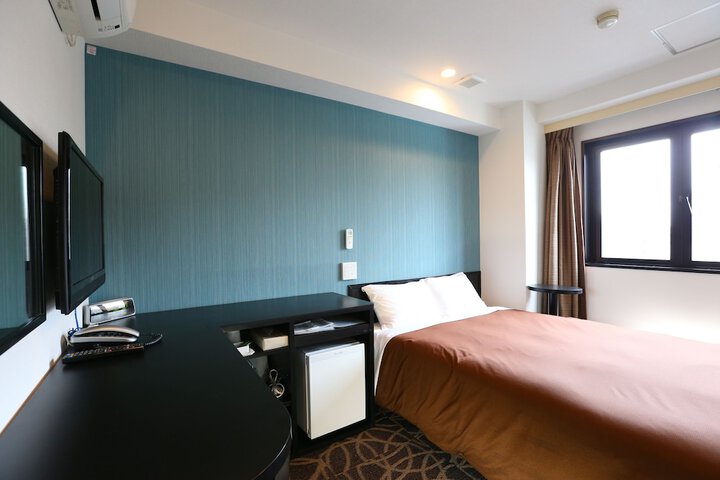 Room 14 of 33
