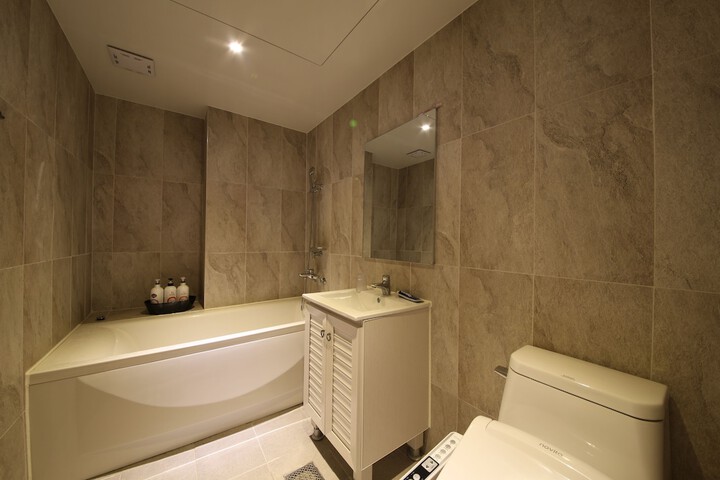 Room 21 of 29