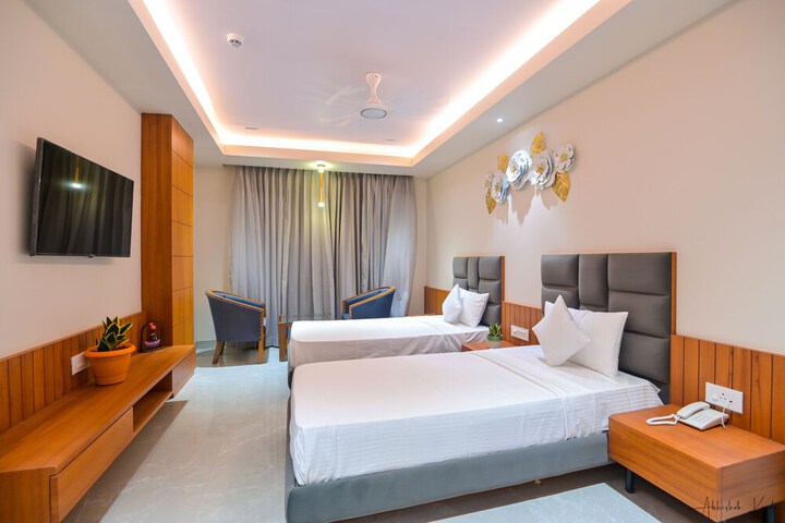 Room 9 of 24