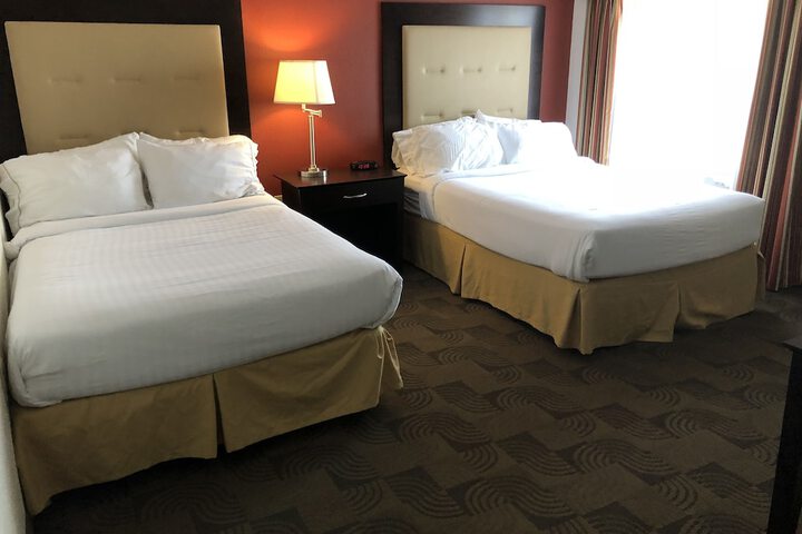 2 Double Beds (4 of 8)